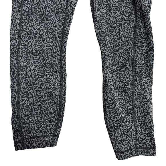 Athleta Women's Small Black Ultimate Stash Pocket Textured 7/8 Tight Leggings - Picture 3 of 9